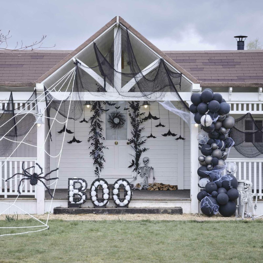 Balloon Arches |   Halloween Balloon Arch Backdrop With Streamers, Cobwebs & Bats Balloon Arches Balloon Arches